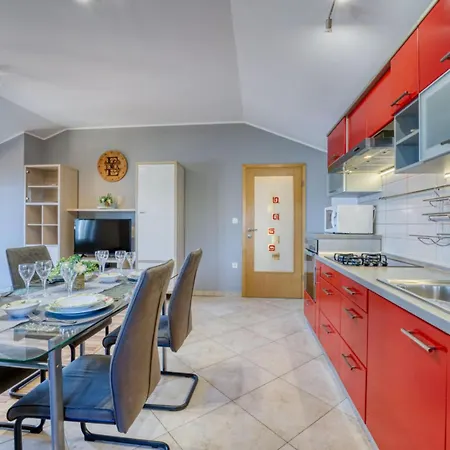 Apartment Ema 2 Tulisevica